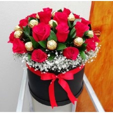 Box of 18 roses with Ferrero Rocher